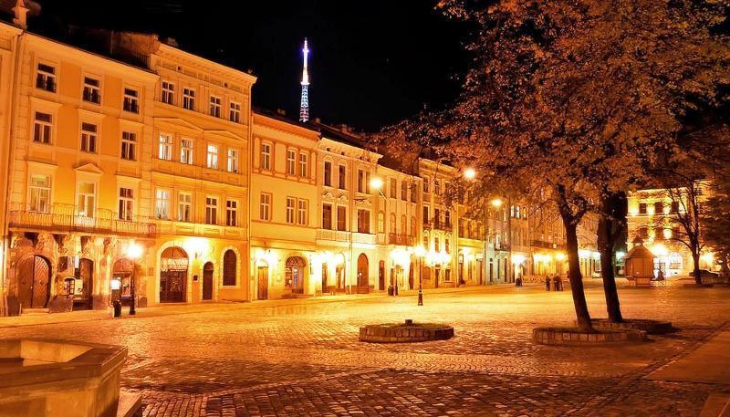 Romantic Apartment On Rynok Square With Air-Conditioning Leopoli Esterno foto