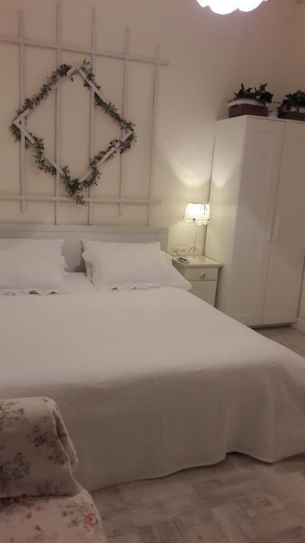 Romantic Apartment On Rynok Square With Air-Conditioning Leopoli Esterno foto